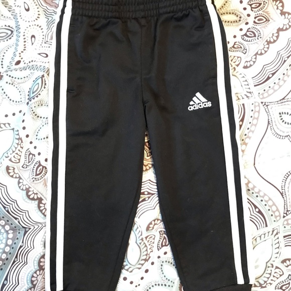 Adidas boys jogging pants - Picture 1 of 2